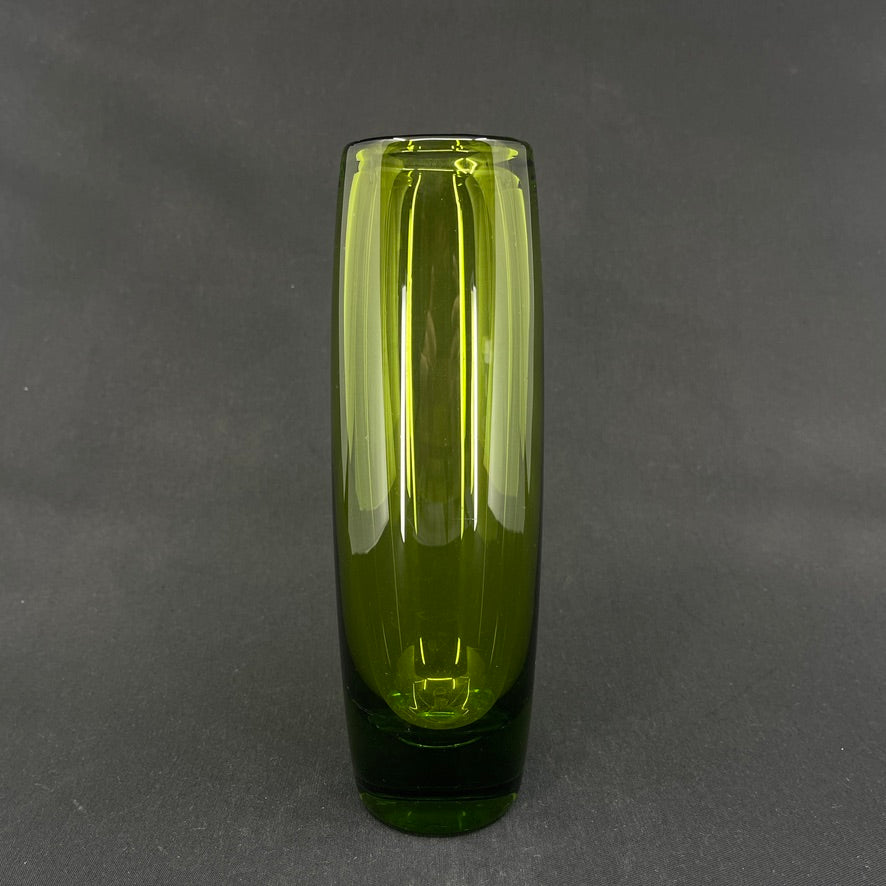 May green torpedo vase, 22 cm.