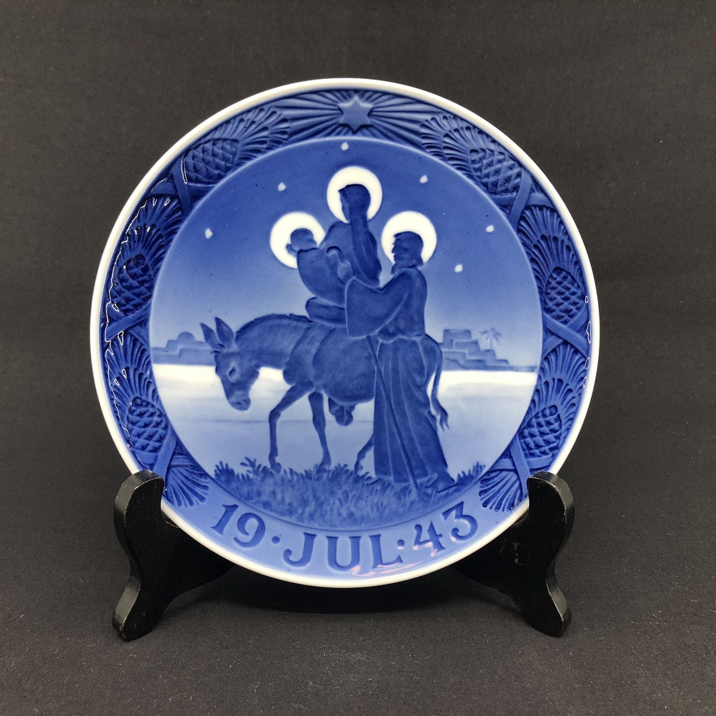 Royal Copenhagen Christmas plate 1943