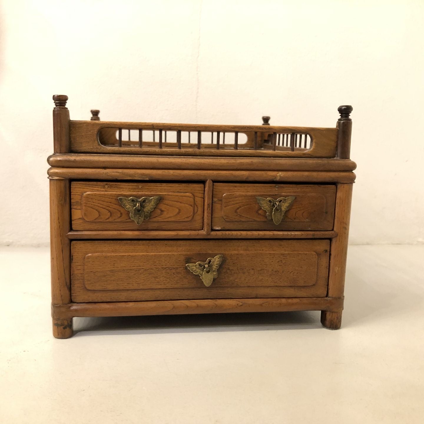 Small Chinese chest of drawers from the Qing dynasty