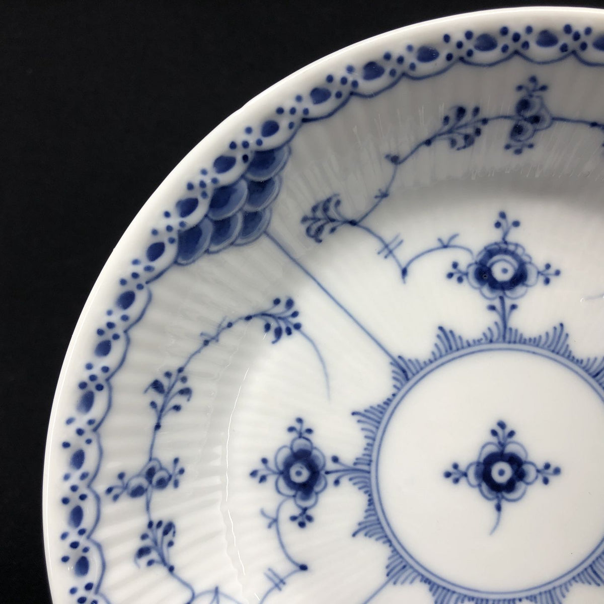 Rare Blue Fluted Half Lace oysters bowl