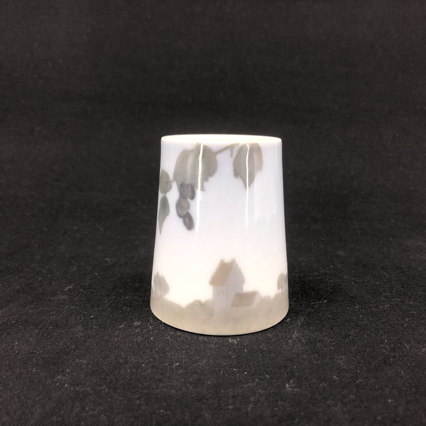 Lille art nouveau bæger fra Royal Copenhagen