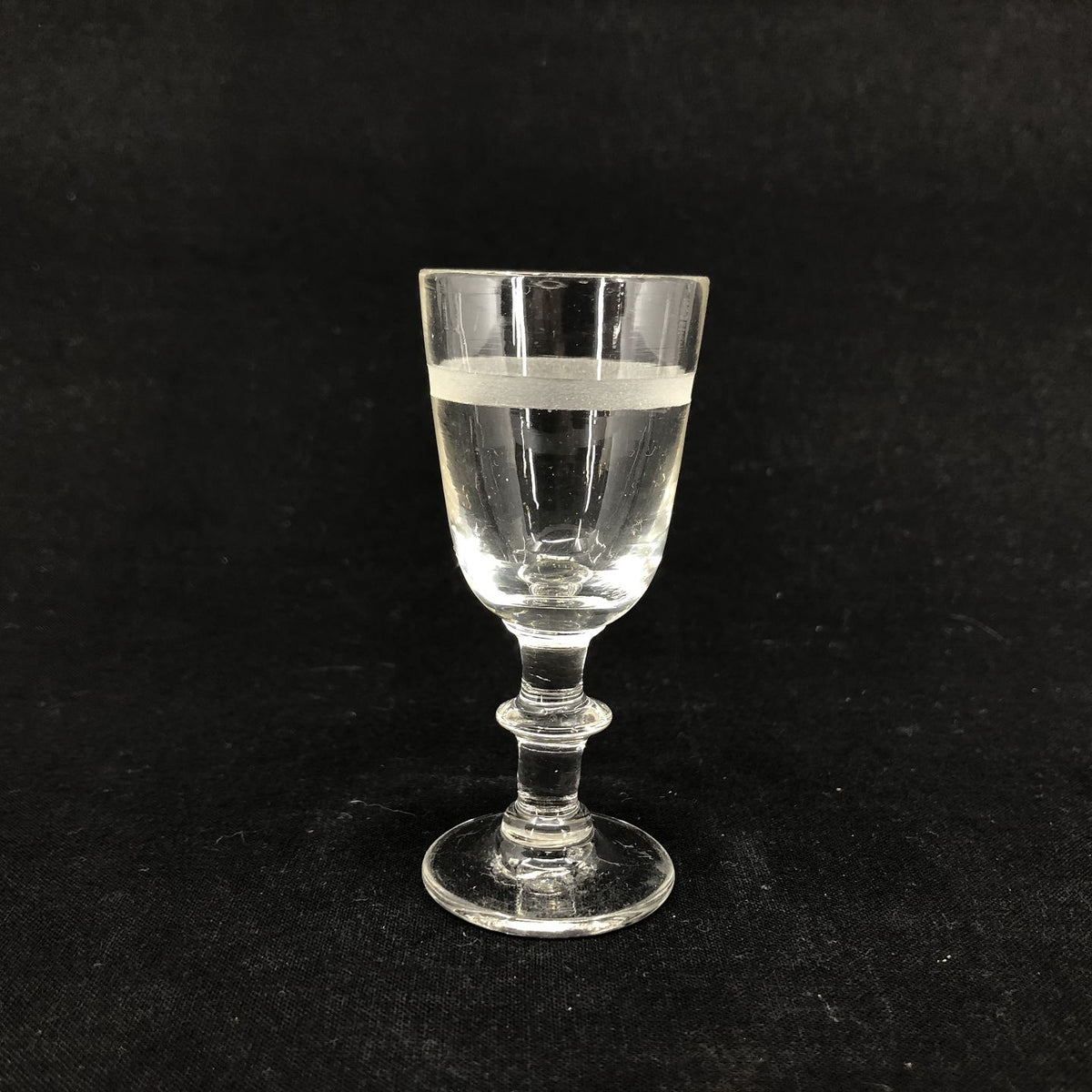 Belt-cut Berlinois shot glass