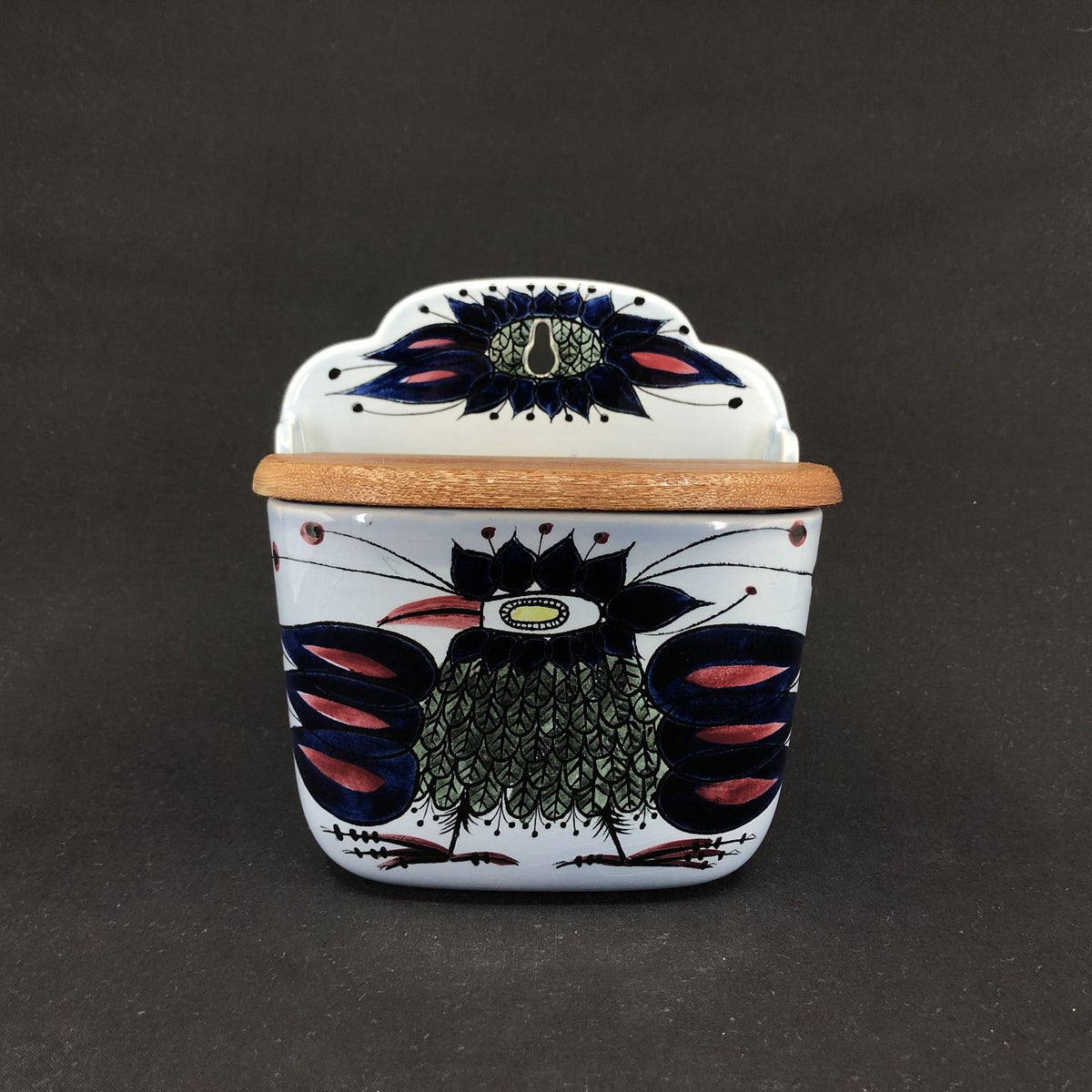 Aluminia salt shaker with teak lid