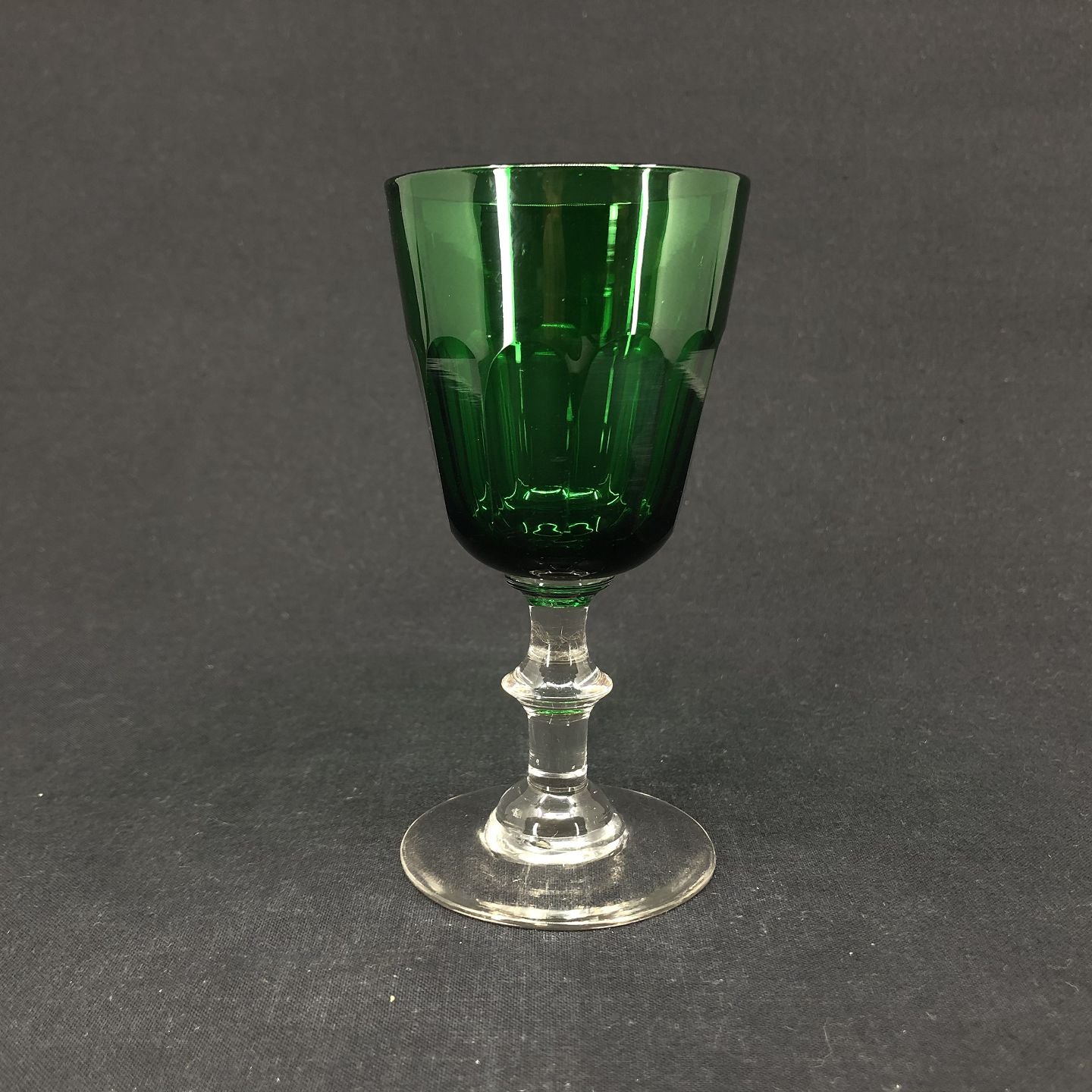 Dark green Christian d. 8 white wine glasses