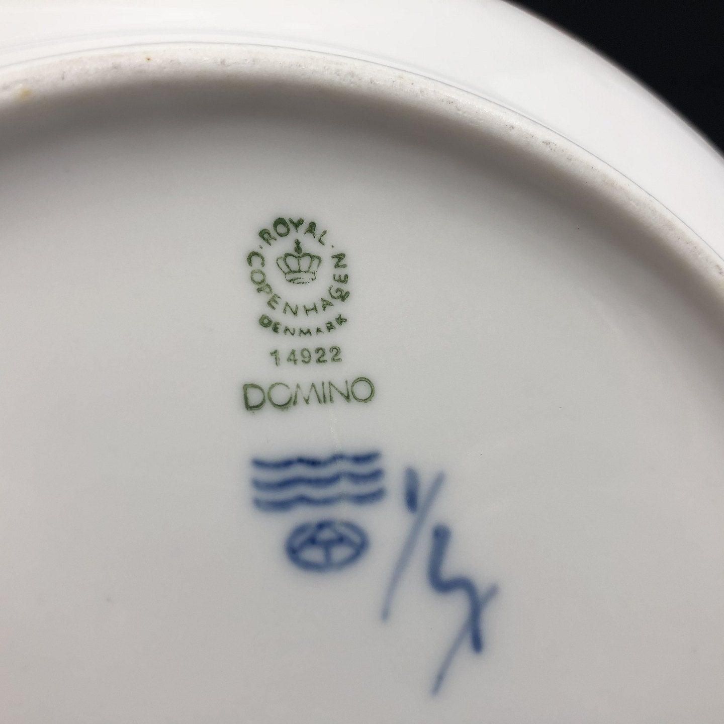 Brun Domino kagetallerken