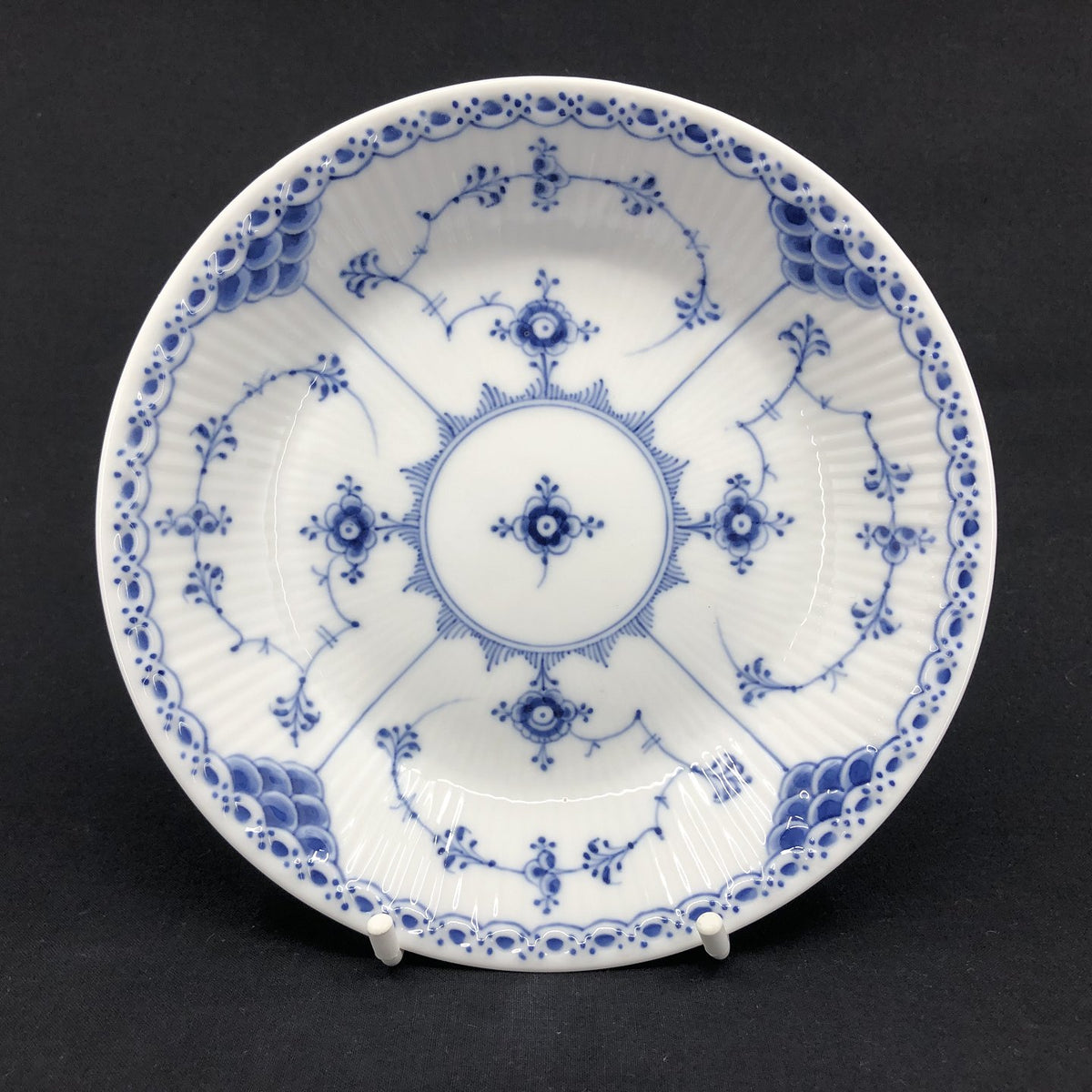 Rare Blue Fluted Half Lace oysters bowl