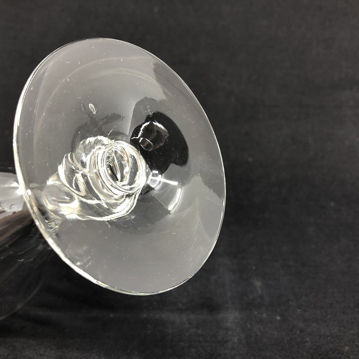 Ida without gold red wine glass