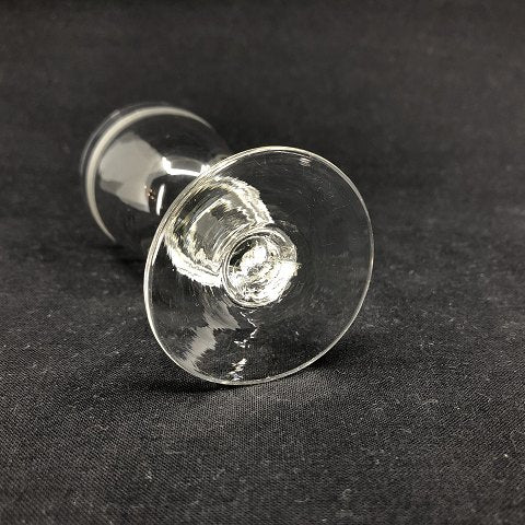 Belt cut Berlinois port wine glass