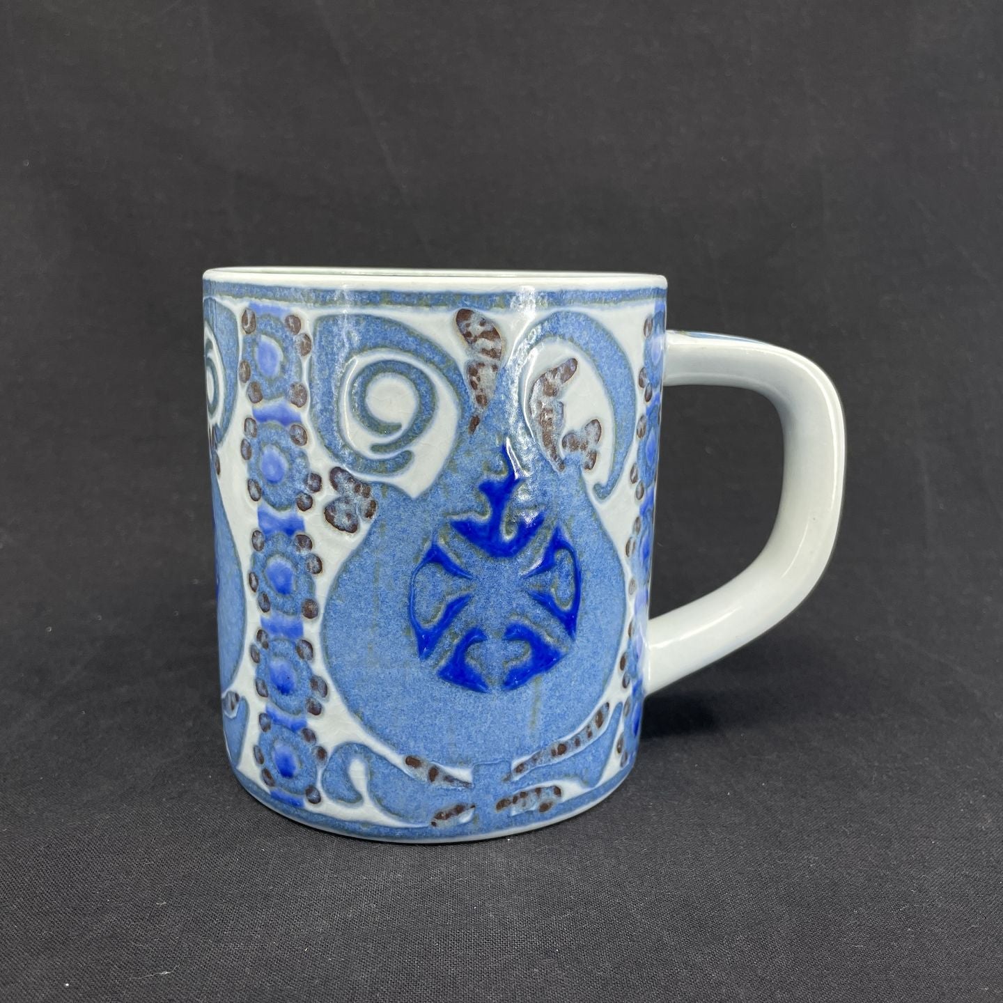 Royal Copenhagen stort årskrus 1969, uden sølvplade