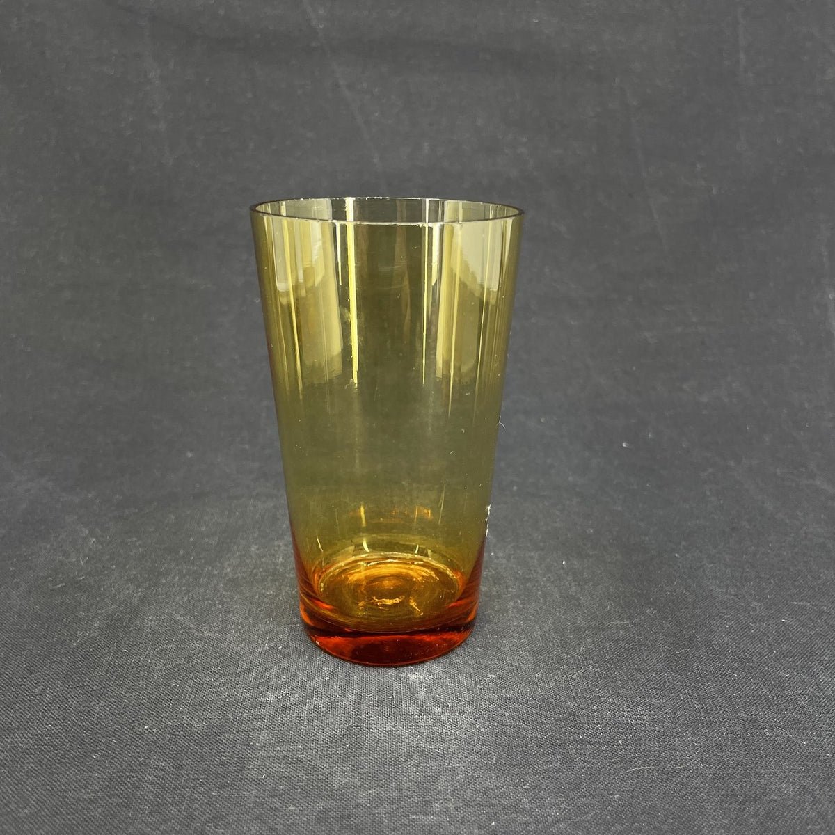 Ravfarvet sodavandsglas fra Holmegaard