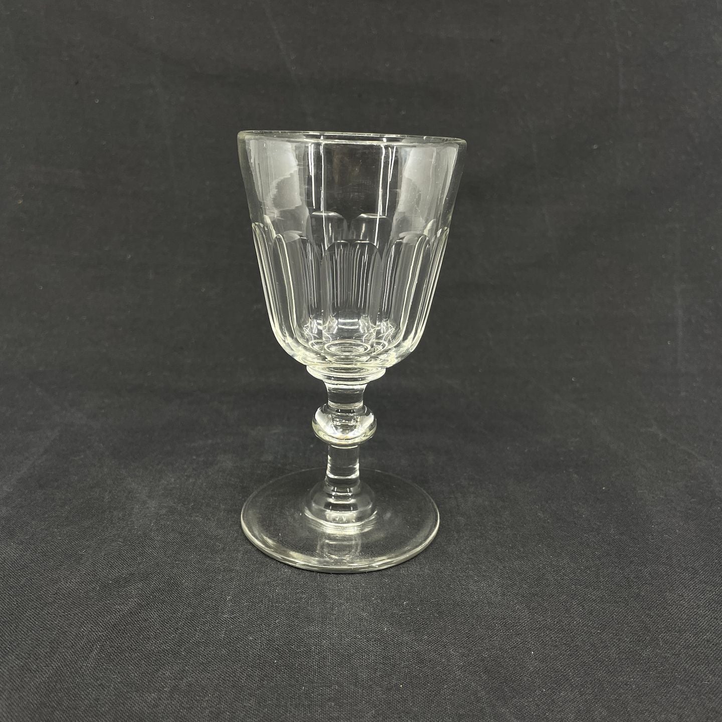 Clear Christian d. 8 white wine glass with ball