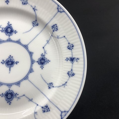 Musselmalet Riflet middagstallerken, 23,5 cm.