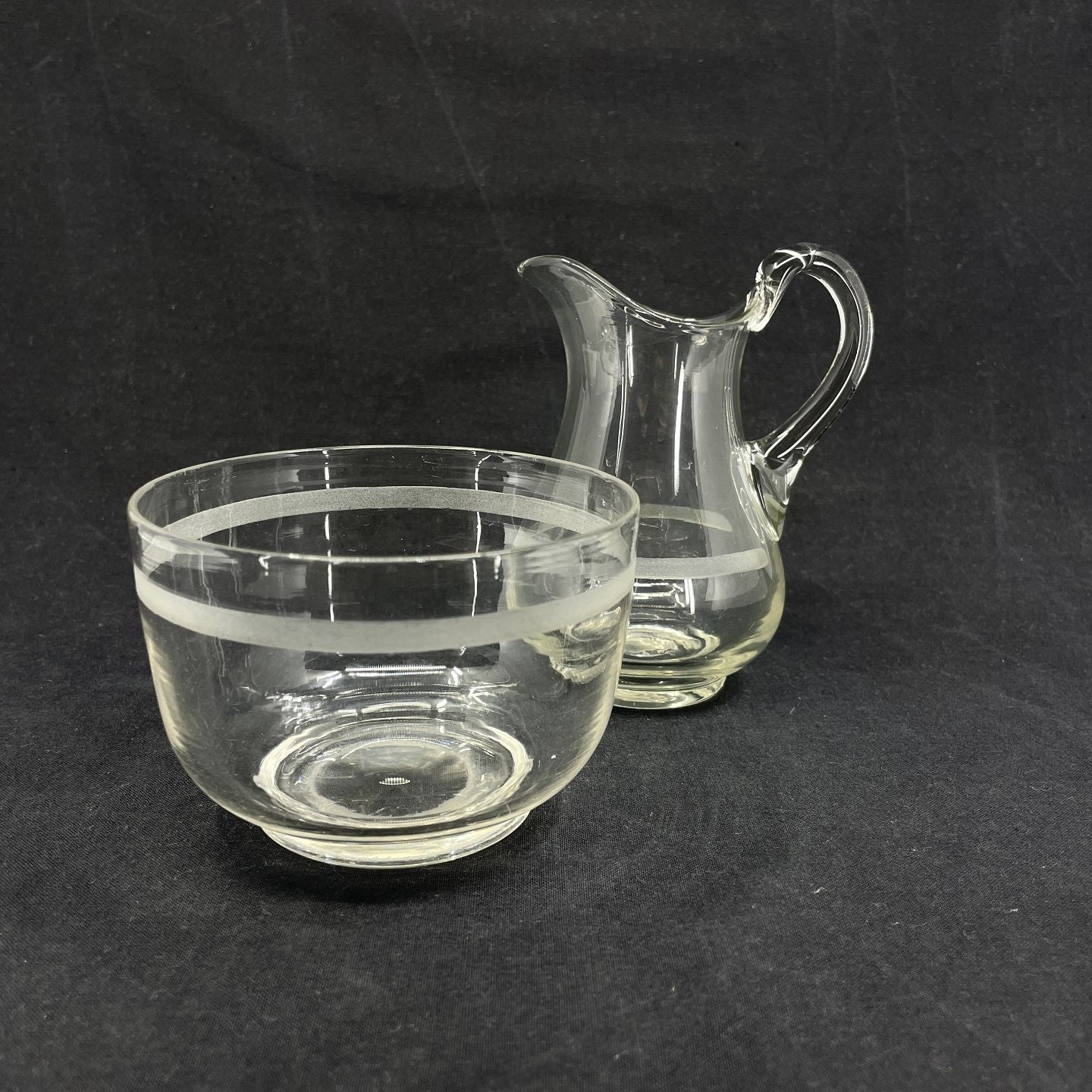 Sugar bowl and creamer with belt grinding