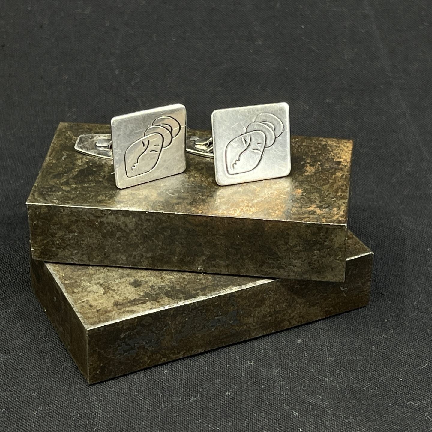Cufflinks by Jens Tage Hansen, Greenlander woman