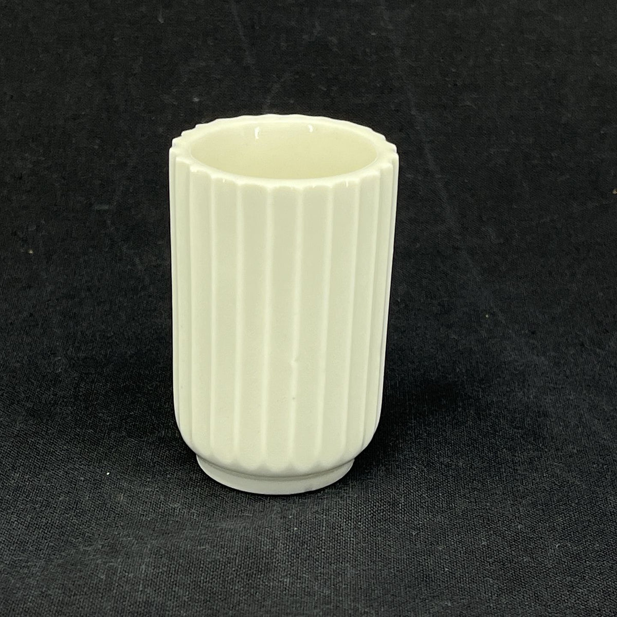 Hvid Lyngby vase, 6 cm.