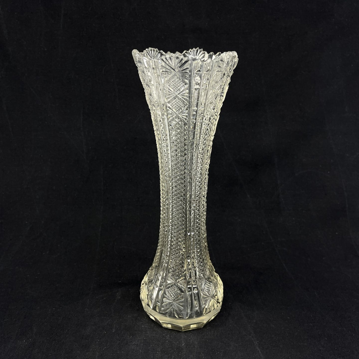 Ældre vase i krystalglas