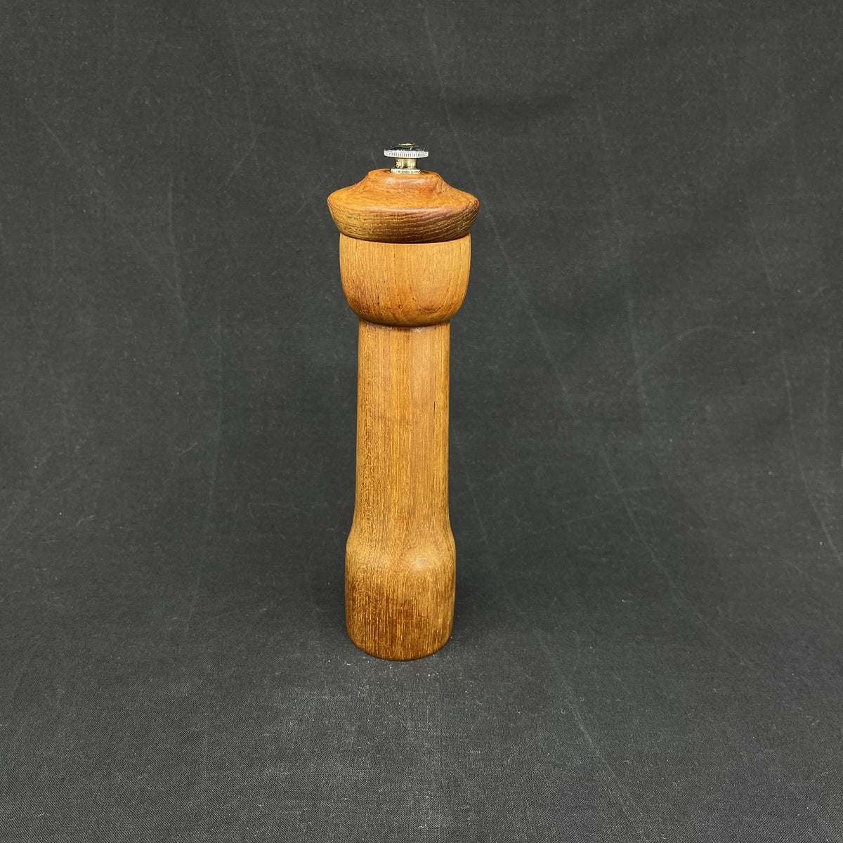 Tall pepper mill in teak