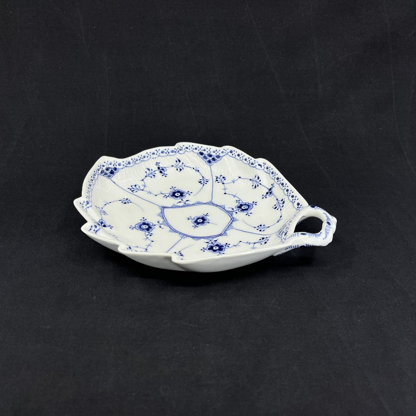 Musselmalet Halvblonde bladfad, 1898-1923