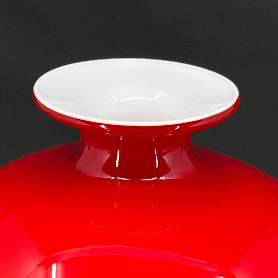Round red Carnaby vase