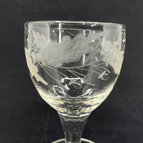 Wine glass with oak leaves