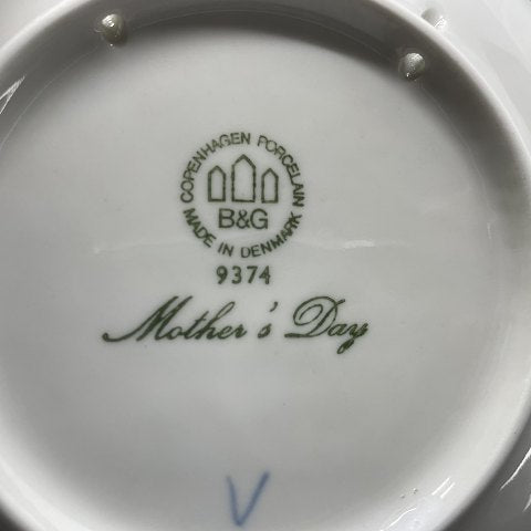 Bing & Grøndahl Mother's Day plate 1974