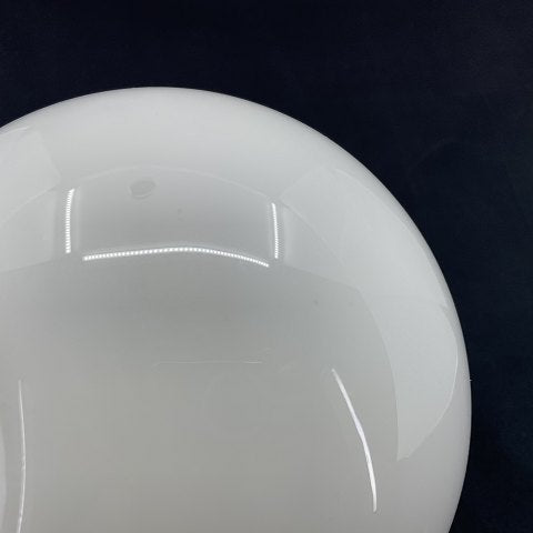 Round white Carnaby vase