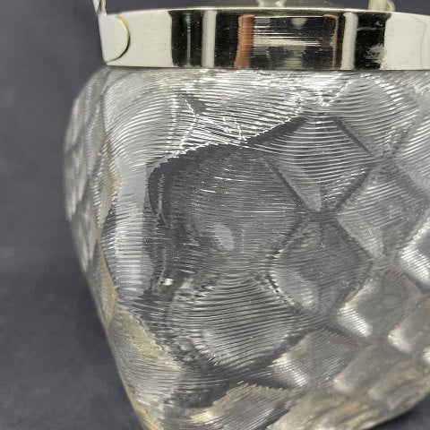 Biscuit bin with nice optics