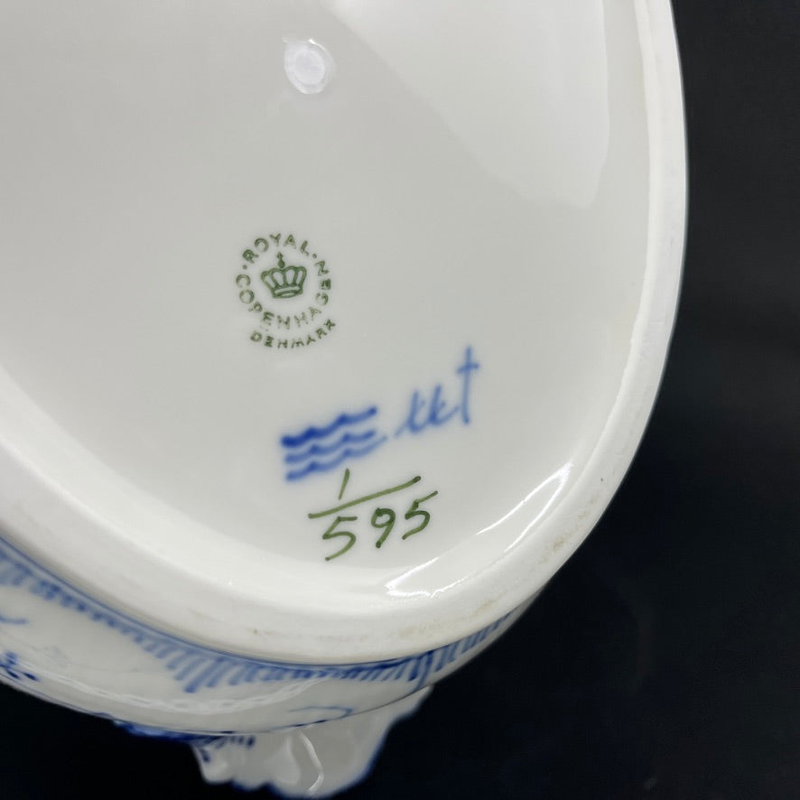 Blue Fluted Half Lace tureen 1/595