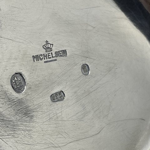 Bonbonniere fra Royal Copenhagen med motiv af Amalienborg