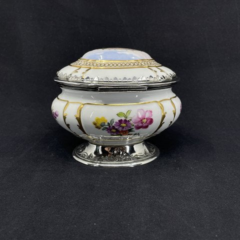 Bonbonniere fra Royal Copenhagen med motiv af Amalienborg