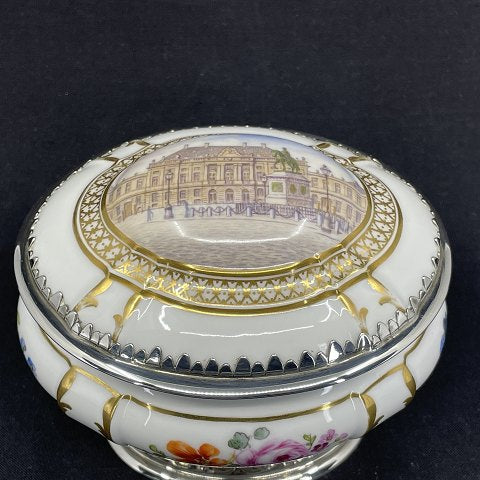 Bonbonniere fra Royal Copenhagen med motiv af Amalienborg