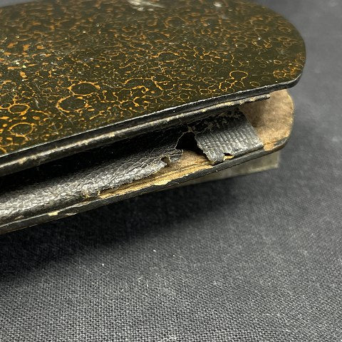 Etui i papmache fra 1800 tallet
