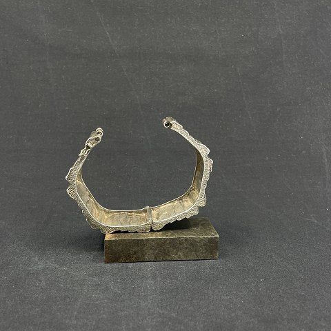 Moderne armring fra A. Michelsen