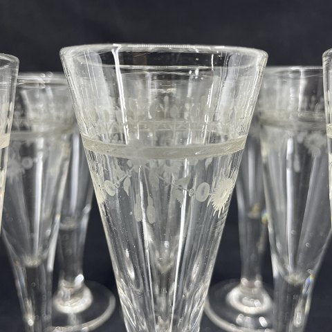 Sæt på 9 svenske champagnefløjter fra 1800 tallet