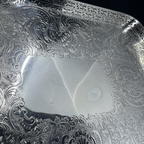 Fin engelsk bakke i sølvplet