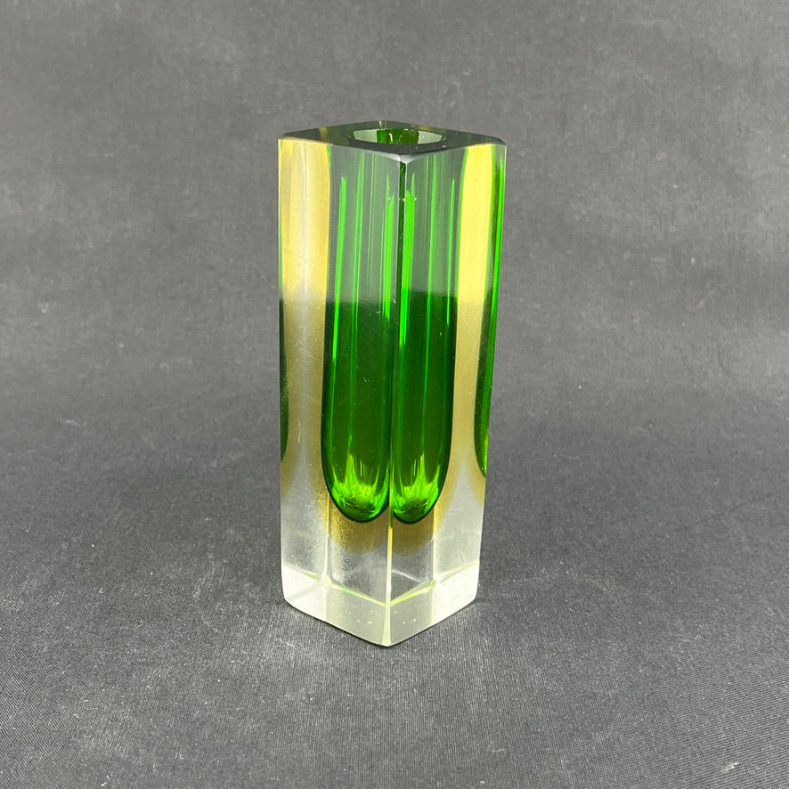 Murano, grøn sommerso vase, 12 cm.