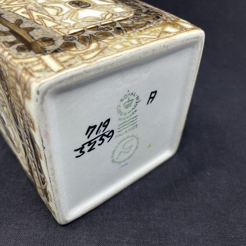 Royal Copenhagen baca faience vase