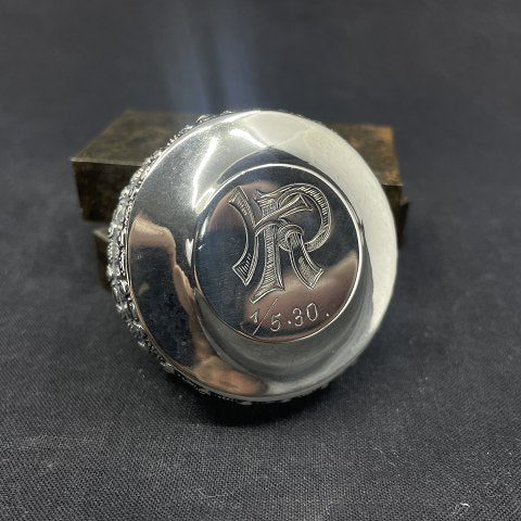 Æske i sølv med forgyldt inderside