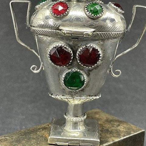 Sønderjydsk hovedvandsæg med 15 fluser