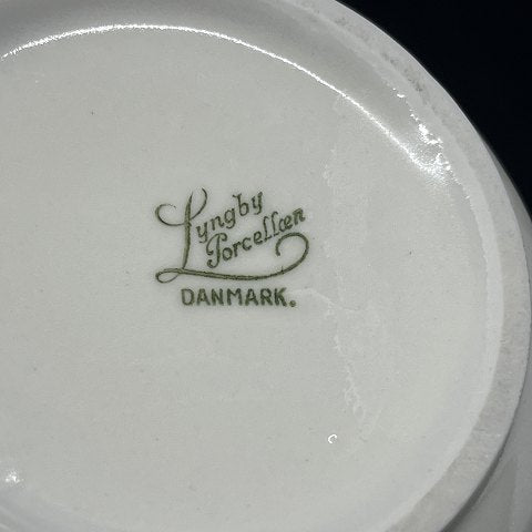 White Lyngby vase, 20 cm.