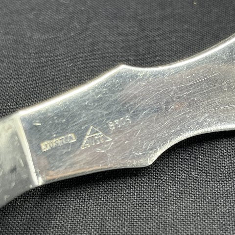Just Andersen serving spade in silver