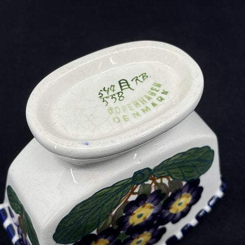 Aluminia vase med violer