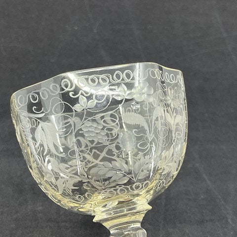 Kantet konfektskål fra 1880'erne