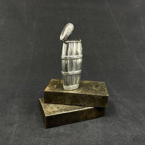 Usædvanligt etui til tændstikker