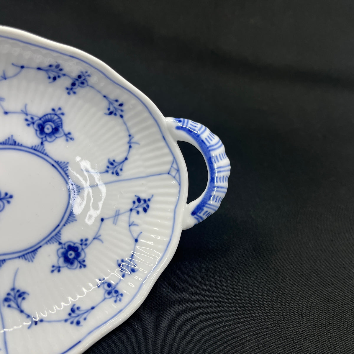 Rare Blue Fluted Fluted Dish, 1/152