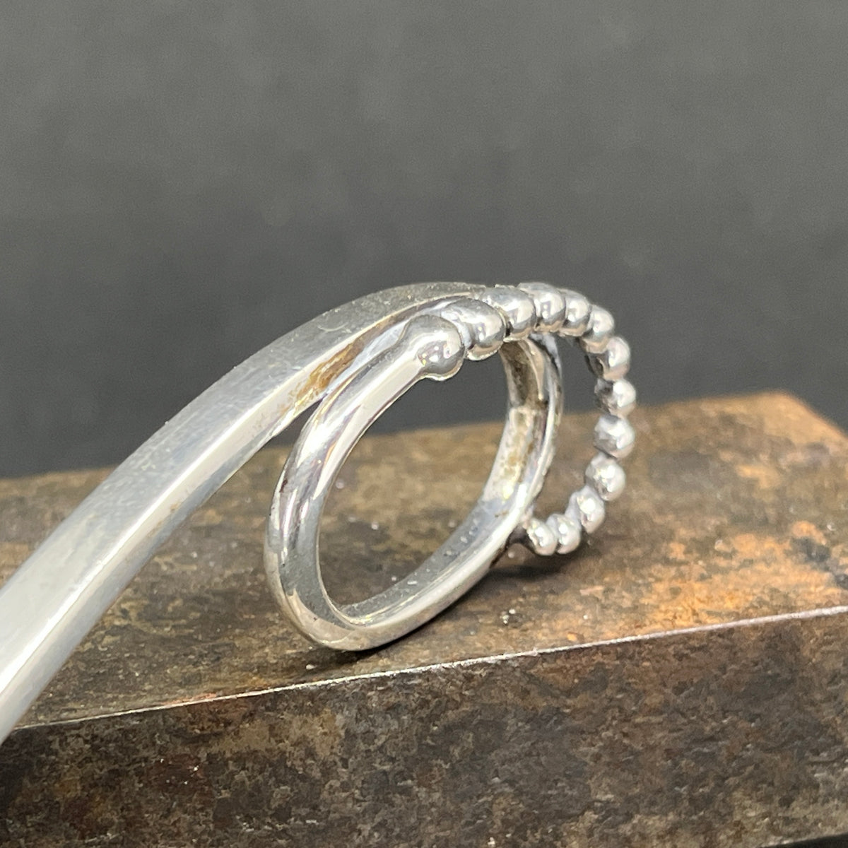 Ornamental ske fra Georg Jensen, 14,5 cm.