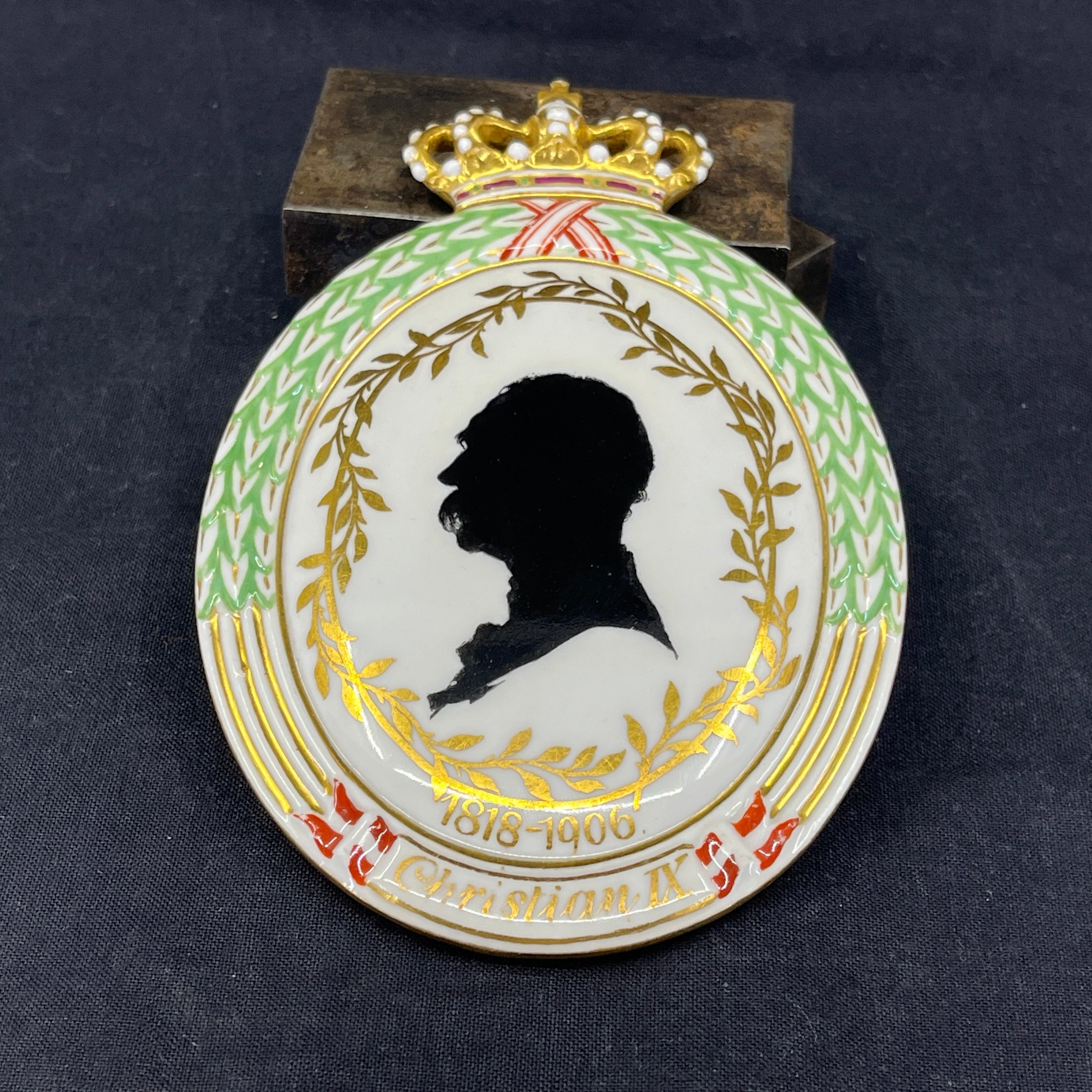 Royal Copenhagen silhouette plate - Christian d. 10 1818-1906