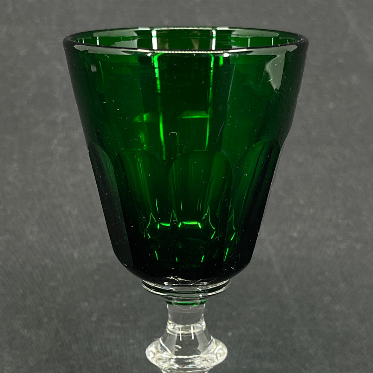 Lille mørkegrønt Christian d. 8 hvidvinsglas