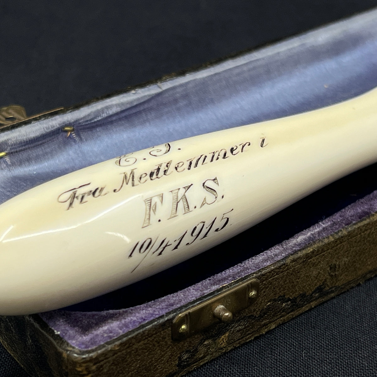 Conductor's baton from 1915 in ivory and ebony