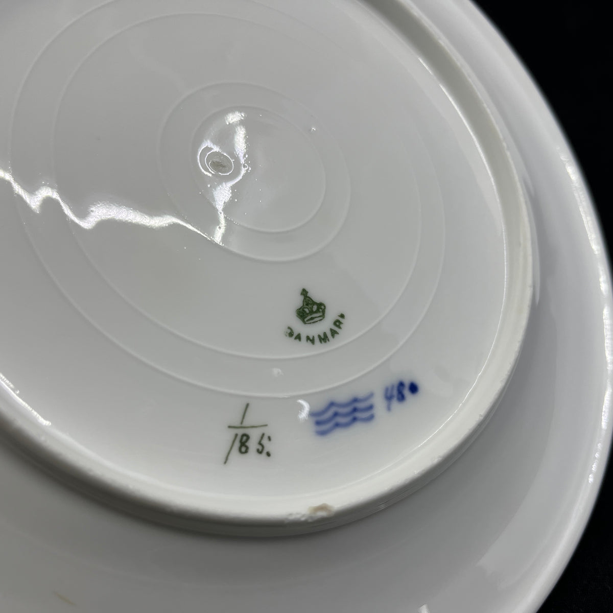 Musselmalet Riflet helflad frokosttallerken, 1/185